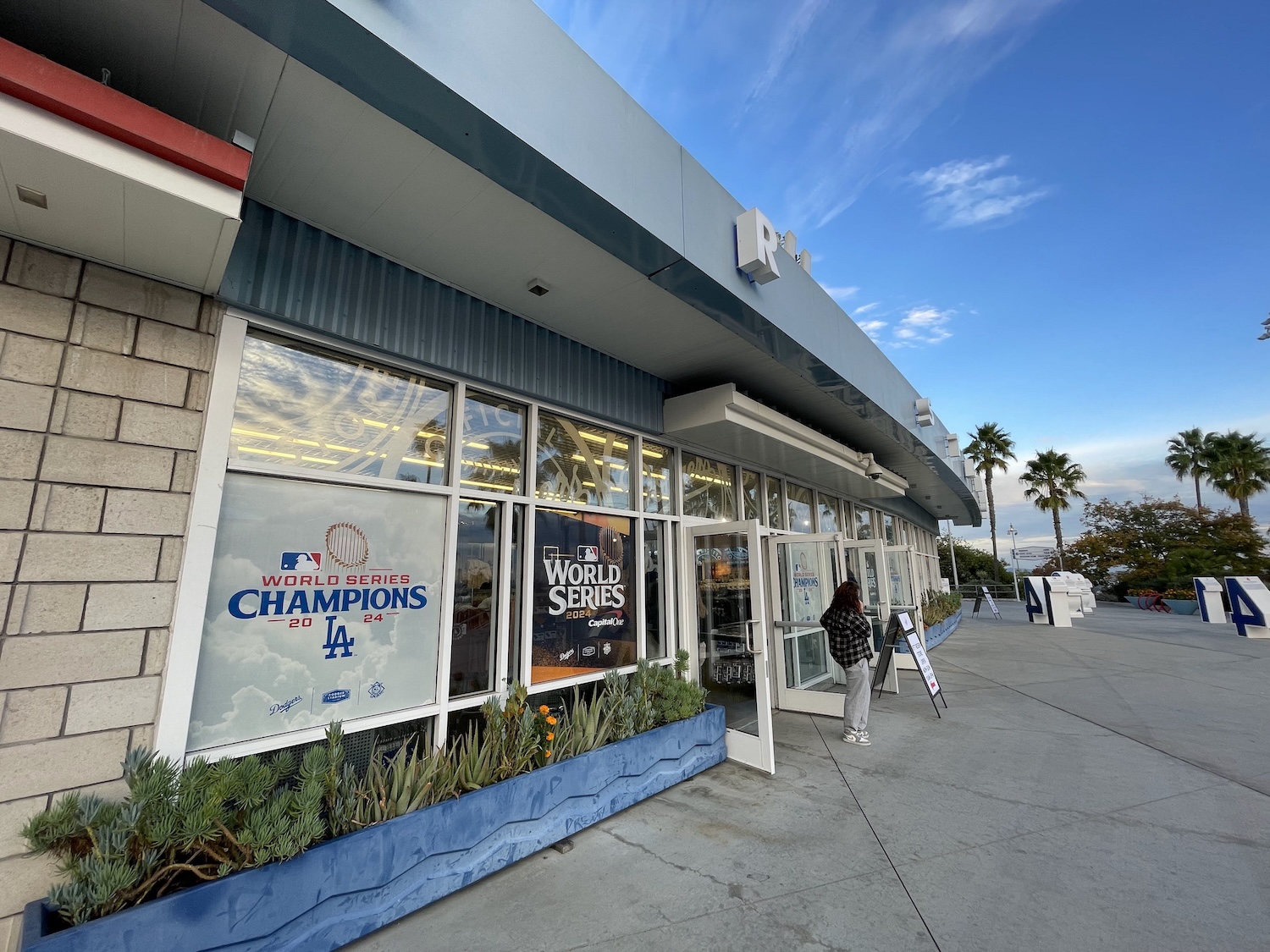 ロサンゼルスドジャースタジアムツアー現地格安ツアーおすすめ